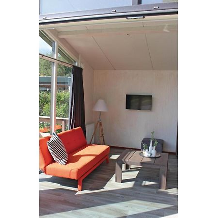 2 Bedroom Awesome Home In Sint-Annaland Екстериор снимка