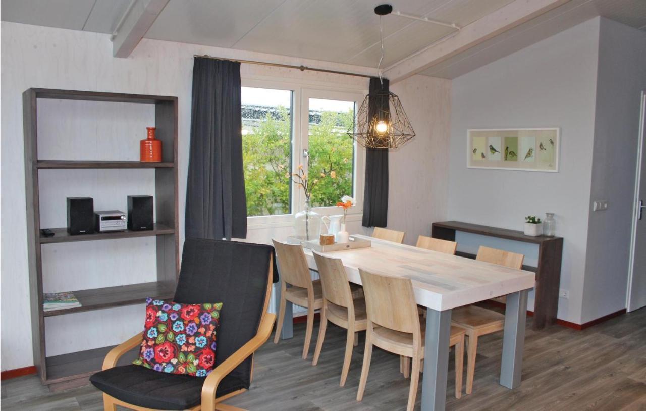 2 Bedroom Awesome Home In Sint-Annaland Екстериор снимка